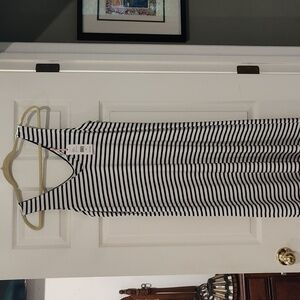 Vineyard Vines Striped V-neck Knit Maxi Dress. Black and white. Size M